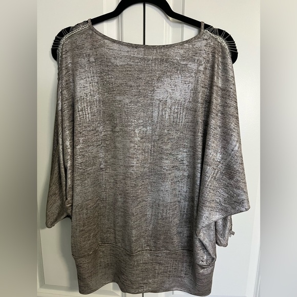 Women’s Silver Top - Picture 2 of 6